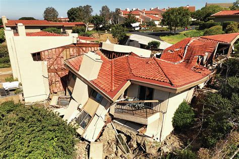 Landslide tears apart luxury homes on Southern California’s Palos Verdes Peninsula